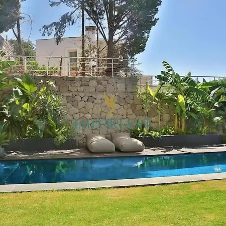 Chic Oasis By Important Group Travel Hotell