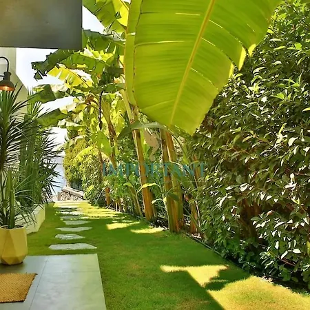 Hotell Chic Oasis By Important Group Travel 4*