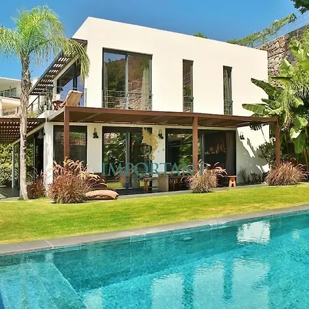 Chic Oasis By Important Group Travel מלון 4*