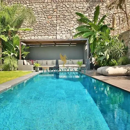 מלון Chic Oasis By Important Group Travel 4*