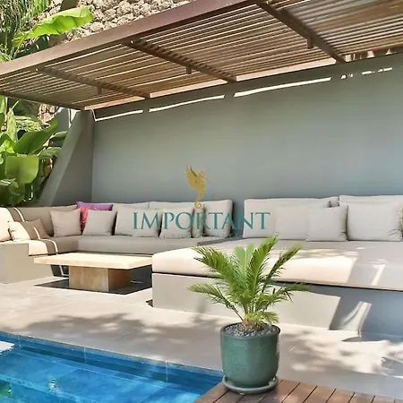 Chic Oasis By Important Group Travel מלון 4*