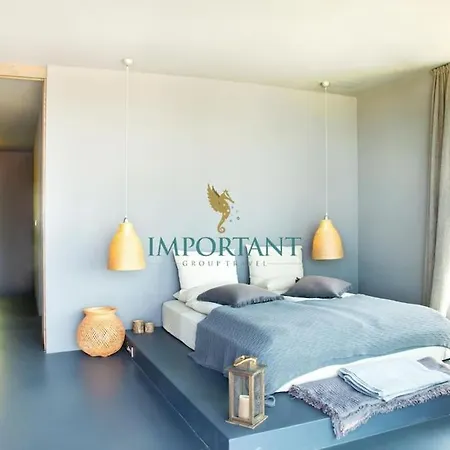 Chic Oasis By Important Group Travel מלון